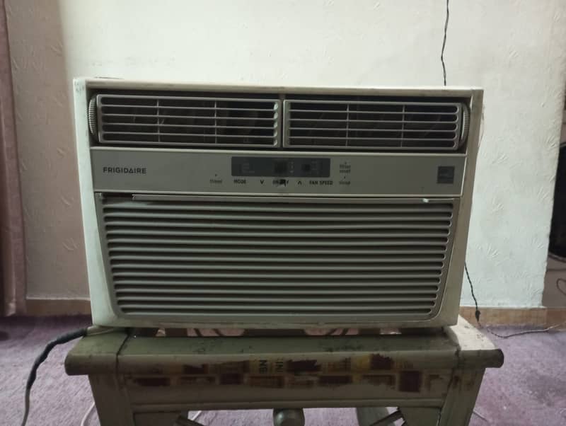 Window Ac 0.7 ton 0
