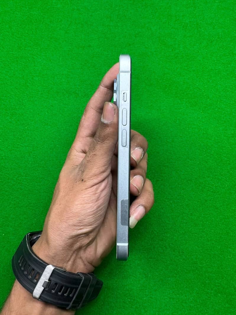 iPhone 15 0