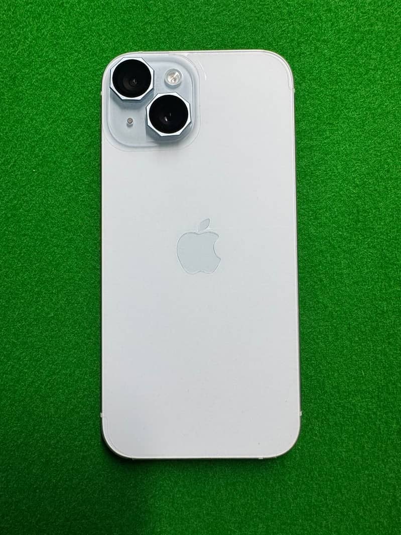 iPhone 15 3