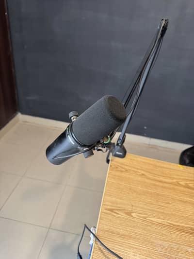 Shure sm7db + Focusrite + zma 1 stand whole setup for sales