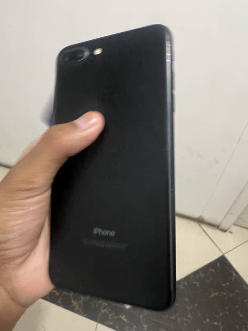 Apple iPhone 7 Plus 3