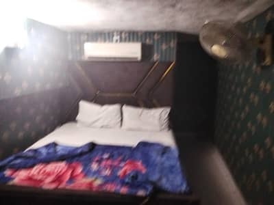 Rooms availible for rent and jobs also call to get more detail