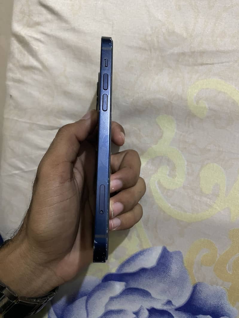 Apple iPhone 12 2