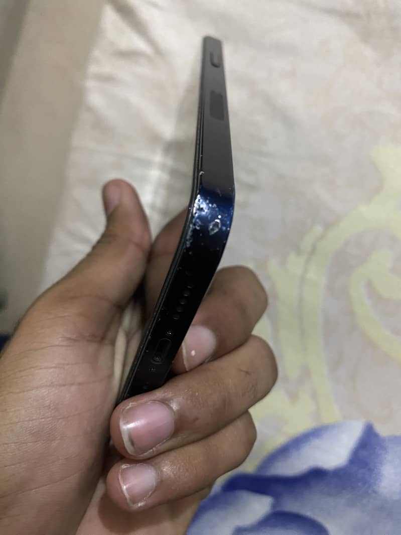 Apple iPhone 12 7