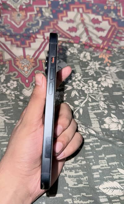 Apple iPhone 14