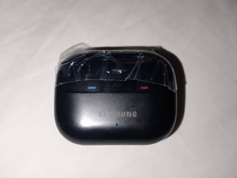 earbuds 2