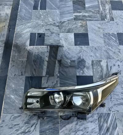 Corolla GLI 2015/2016 Original Headlight Right Side Only