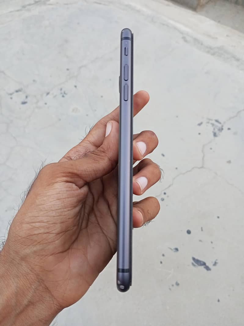 Apple iPhone 8 Plus 2