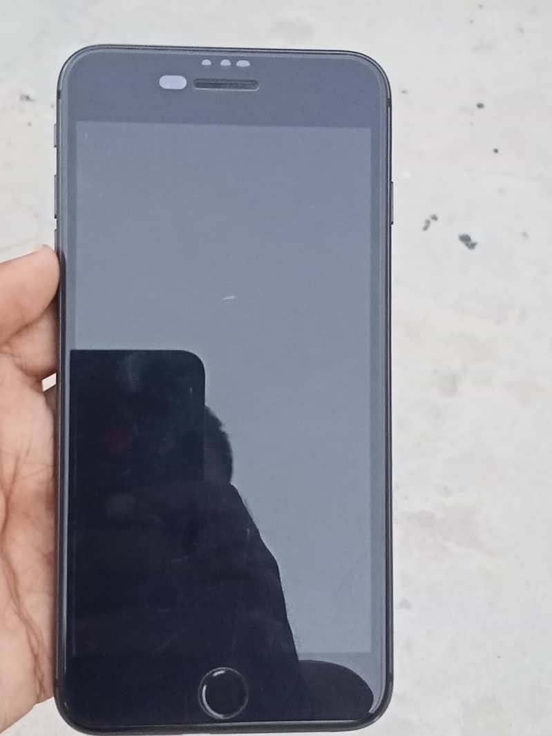 Apple iPhone 8 Plus 4