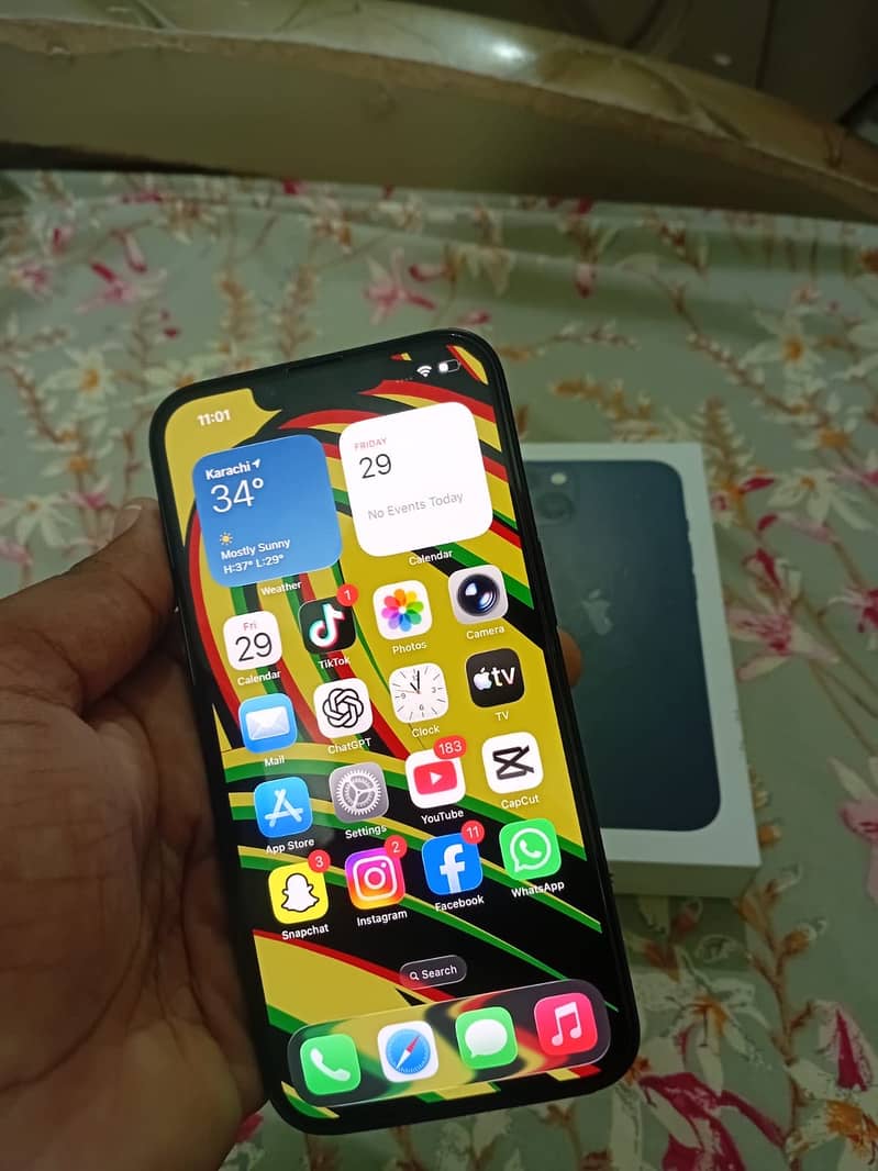 Apple iPhone 13 7