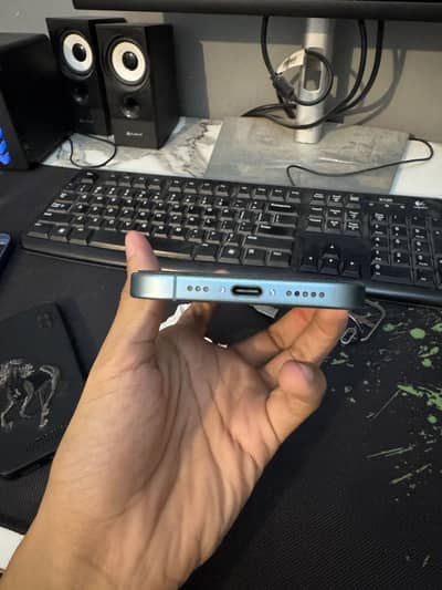 Apple iPhone 16