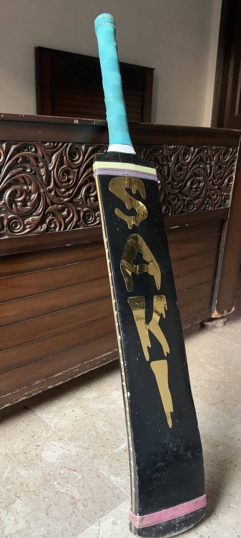 Cricket bat 0