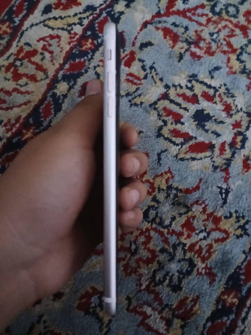 Apple iPhone 7 Plus 1