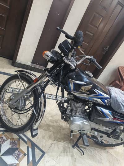 HONDA CG 125 FIRST OWNER LAHORE REGISTER