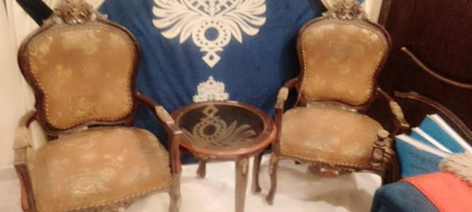 room chairs with coffee table sale in reason able price