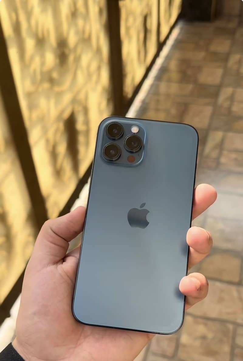 Iphone 12 pro max 1