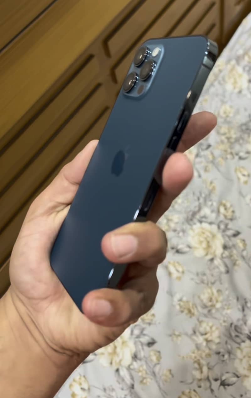 Iphone 12 pro max 2