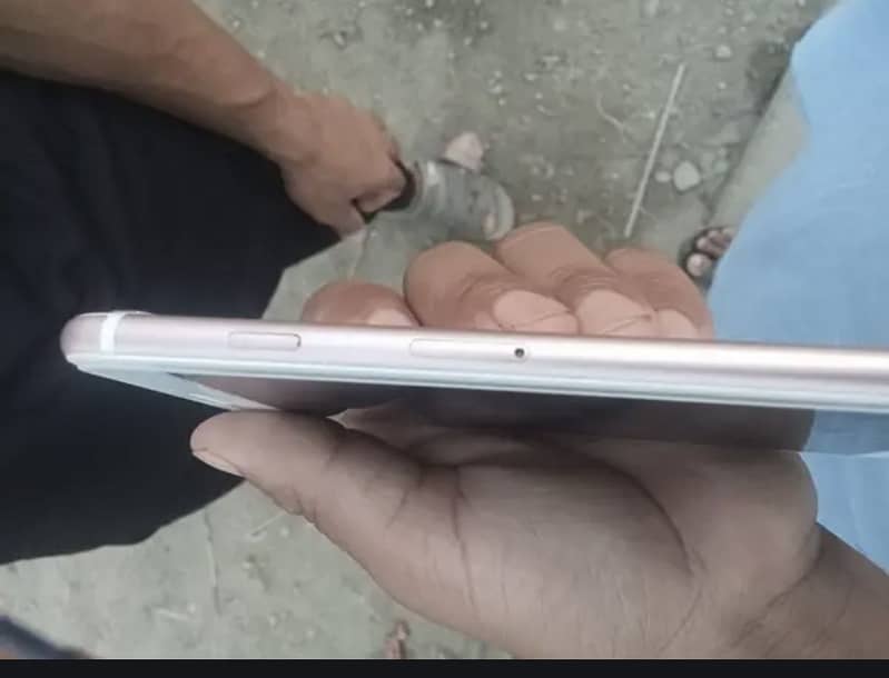 Apple iPhone 7 Plus 6