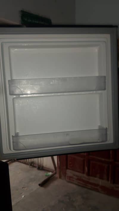 sada fridge jaldi bechni hai