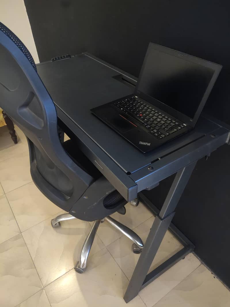 Height Adjustable Studio Table 1