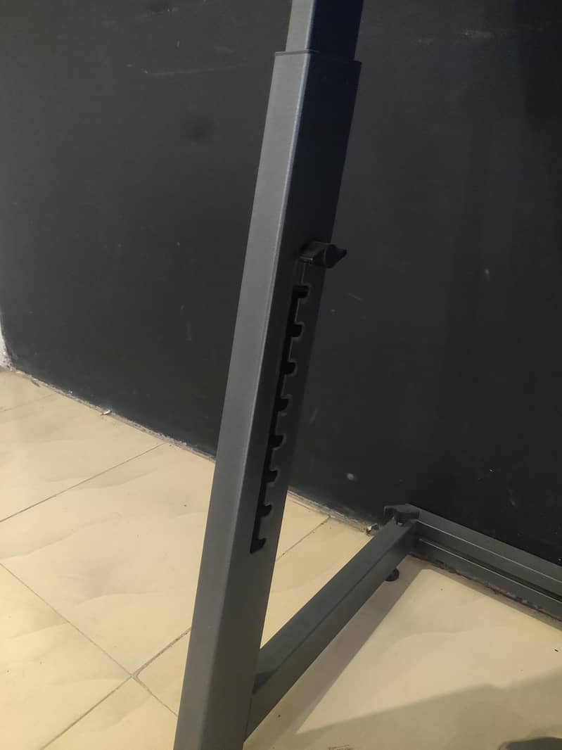 Height Adjustable Studio Table 11