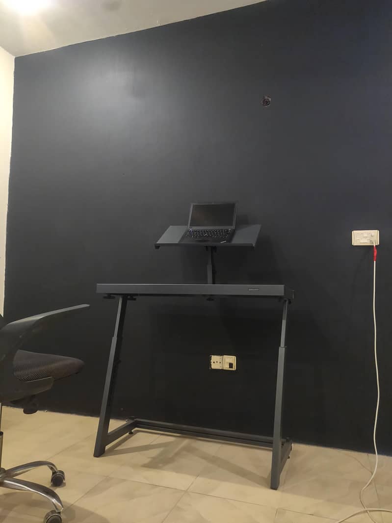 Height Adjustable Studio Table 0