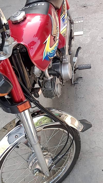 70cc bohat hi achi  cadeshn ma ha