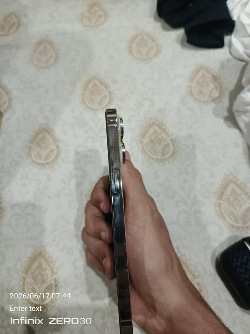 Apple iPhone 14 plus 1