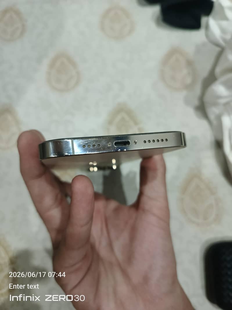 Apple iPhone 14 plus 3