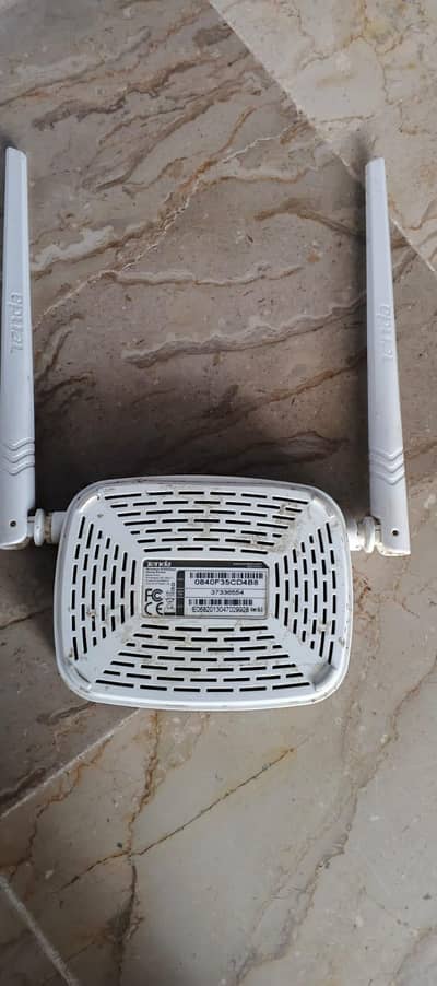 Tenda Router 9/10 condition