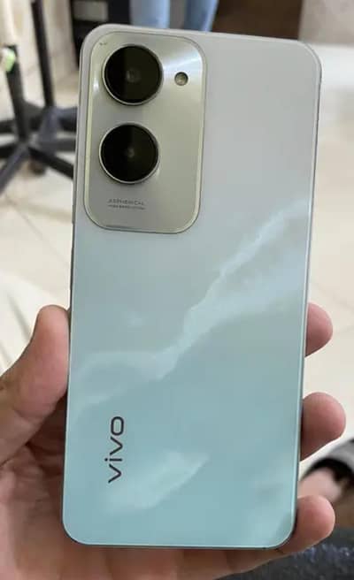 Vivo Y18 (4+4/128gb)