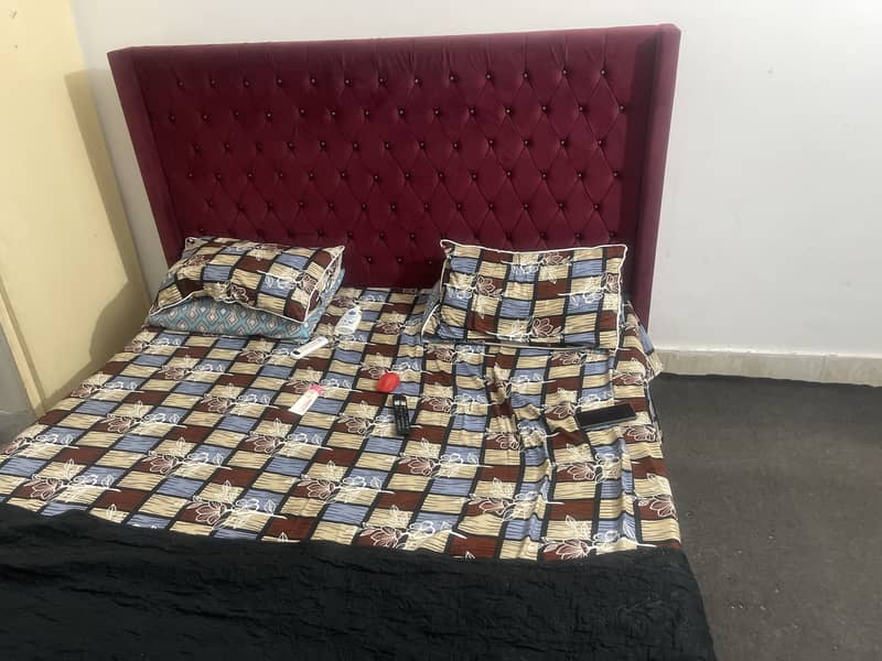 Bed plus side table 0