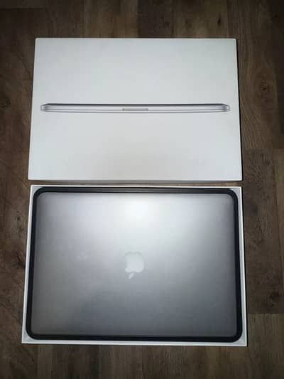 New Condition Macbook Pro Purchased Activated 2022 (NEW 10/10) Genuine