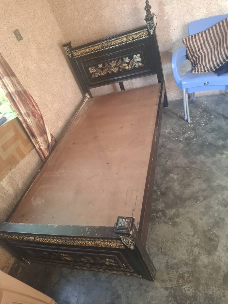 Single bed old 3