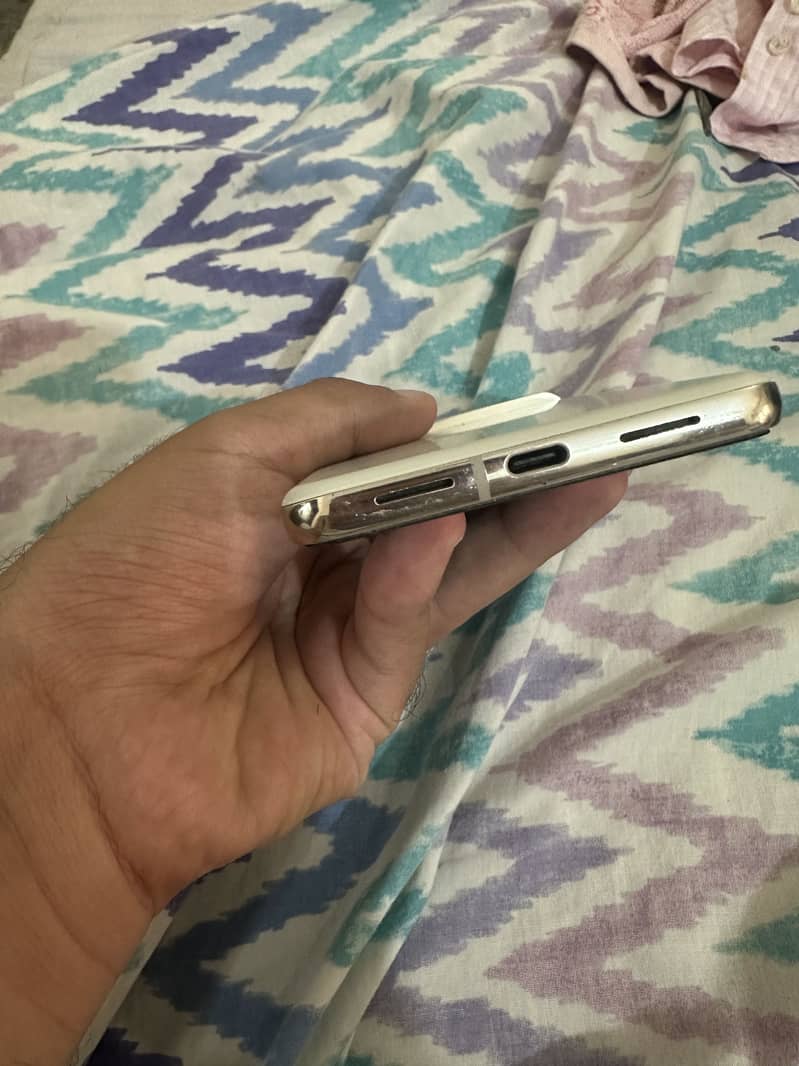 Google Pixel 8 Pro 4