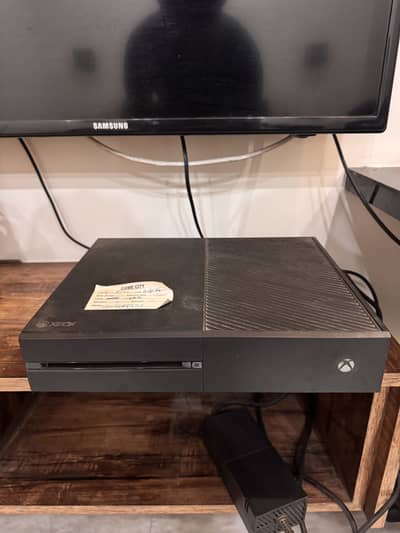 Xbox One 1 tb original controller