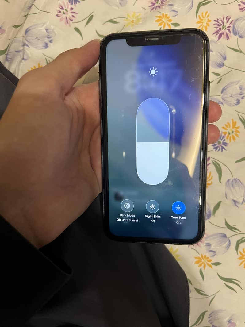 iPhone 11 4