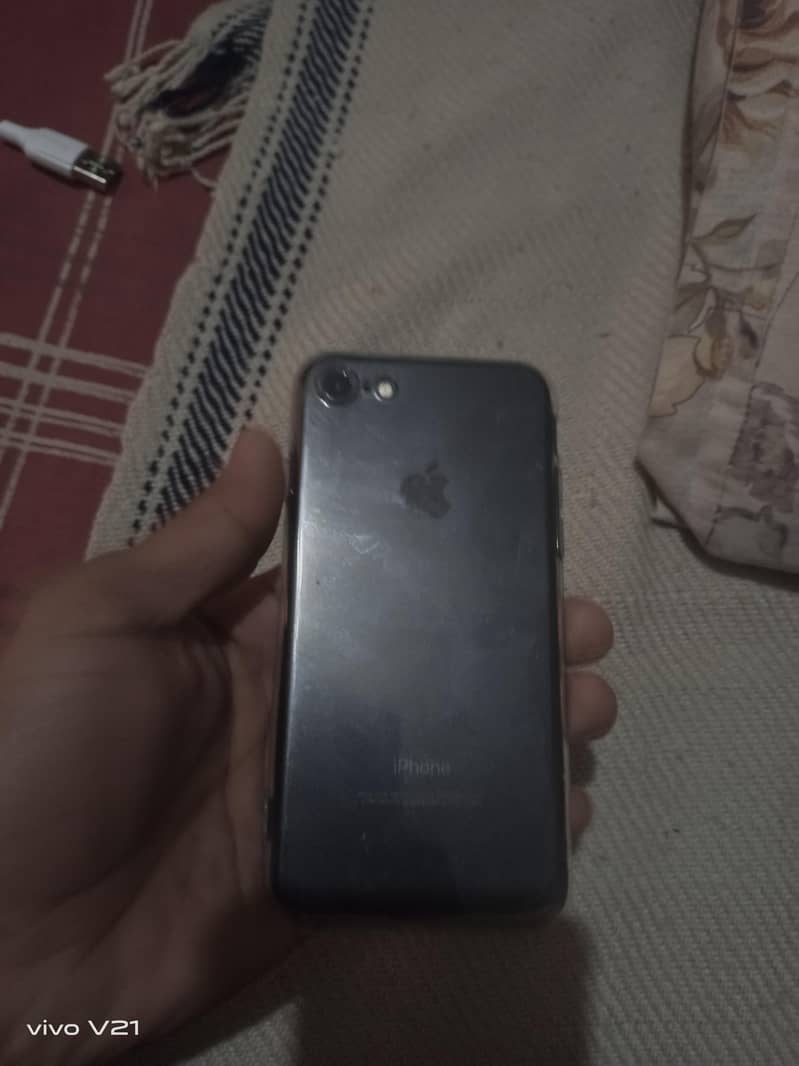 Apple iPhone 7 1