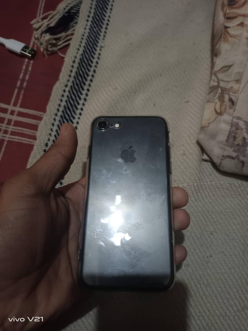 Apple iPhone 7 3