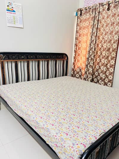 King size bed