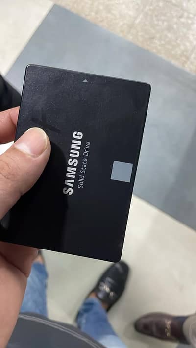 Samsung 870 EVO 250GB SSD – Excellent Condition with Casing