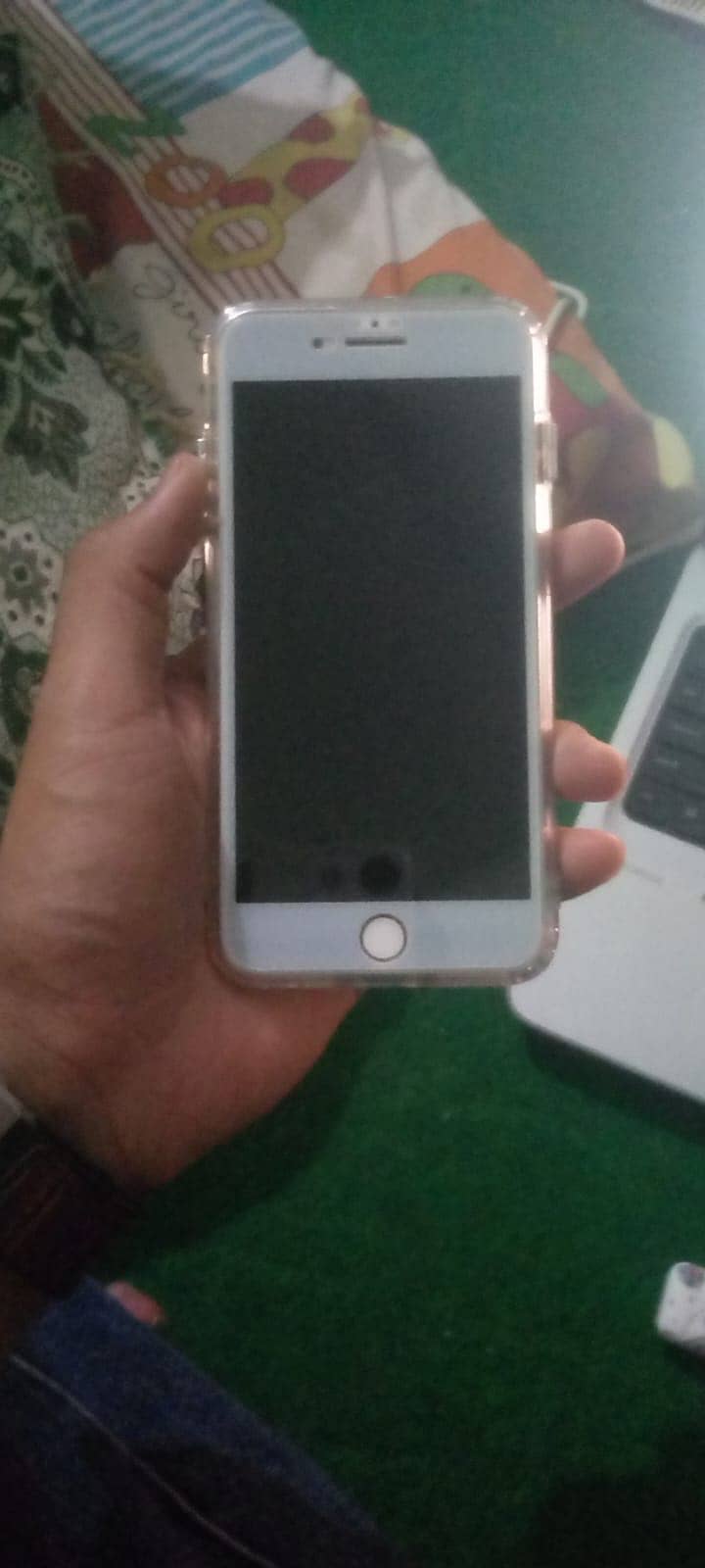 Apple iPhone 8 Plus 1