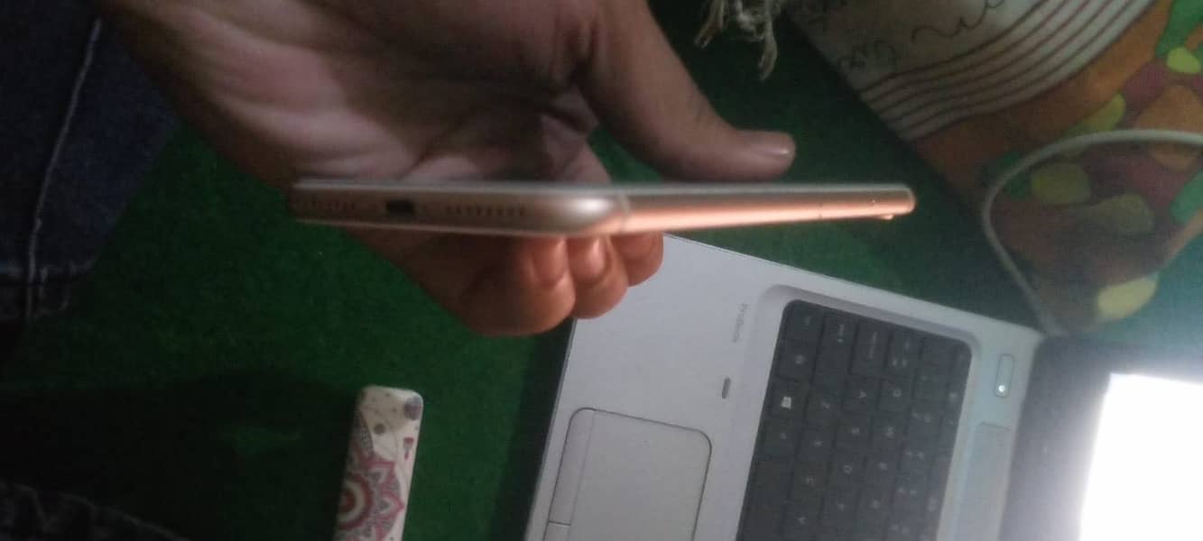Apple iPhone 8 Plus 3
