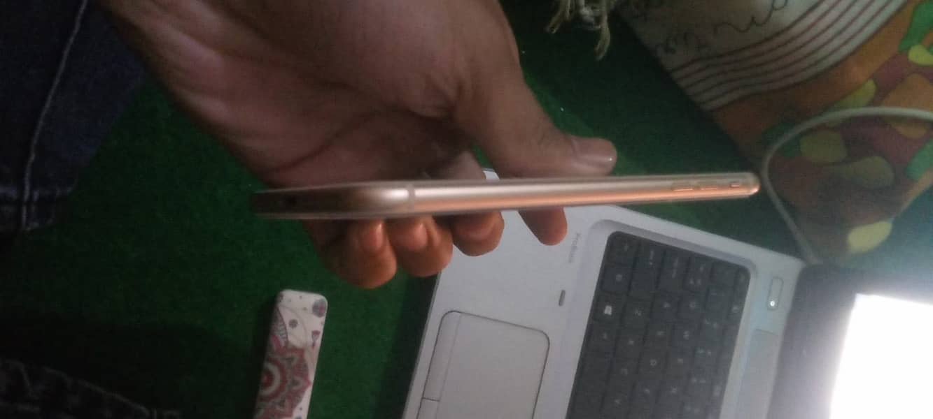 Apple iPhone 8 Plus 4