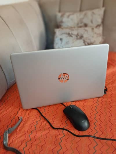 HP I5 10 GENERATION 8 GB RAM