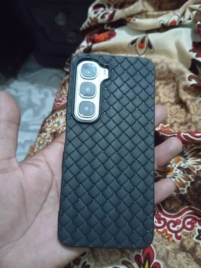 Infinix hot 6i 6 128 box nihe hai charge hai
