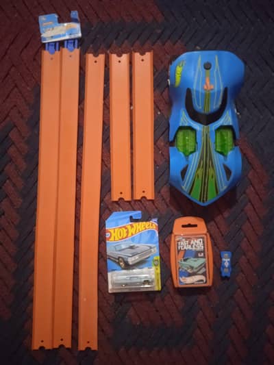 Original Hot Wheels Tracks , Cards & Cars Set