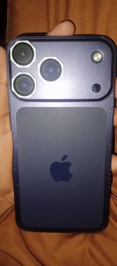Apple iPhone XR converted 17 pro