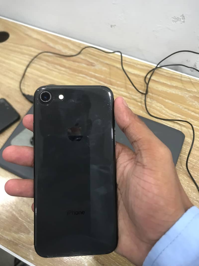 Apple iPhone 8 0