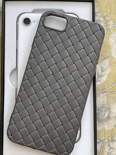 Apple iPhone SE